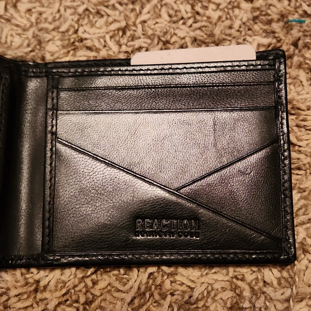 Kenneth Cole Reaction RFID Black Leather Wallet